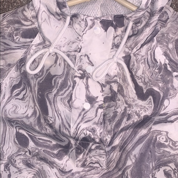 Windbreaker Hoodie - Picture 3 of 9